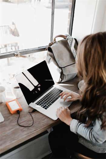 HPV病毒到底是什么？很多人对它既熟悉又陌生，总是在新闻上看到一些关于HPV的消息，但究竟这是什么东西呢？ 第1张